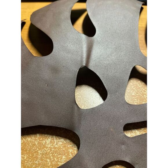 Set / 2 Antique Brown Metal Monstera Leaf Sculptures Wall Hanging - Picture 5 of 5